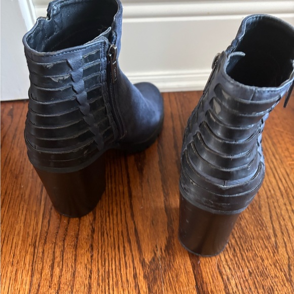 Circus by Sam Edelman Navy Suede Ankle Boots - Picture 3 of 7